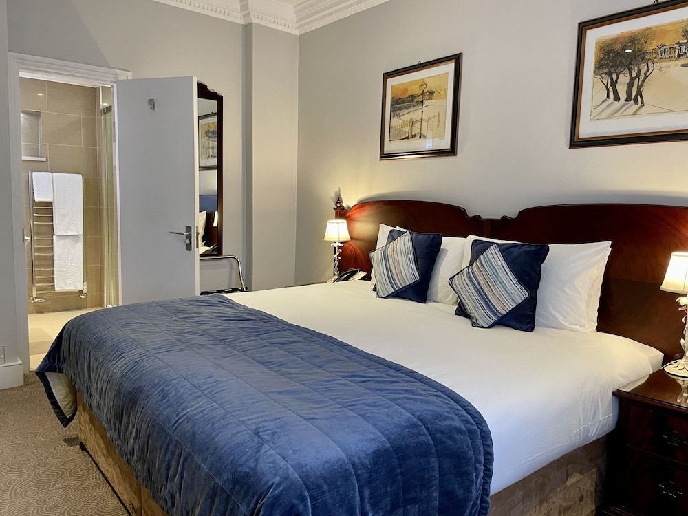 Superior Twin Room, Ensuite