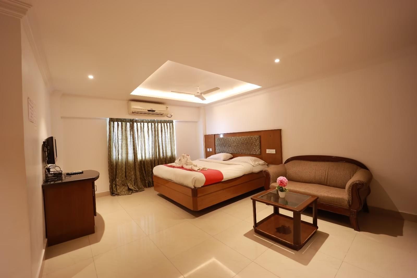 Velan International Deluxe Room AC 4