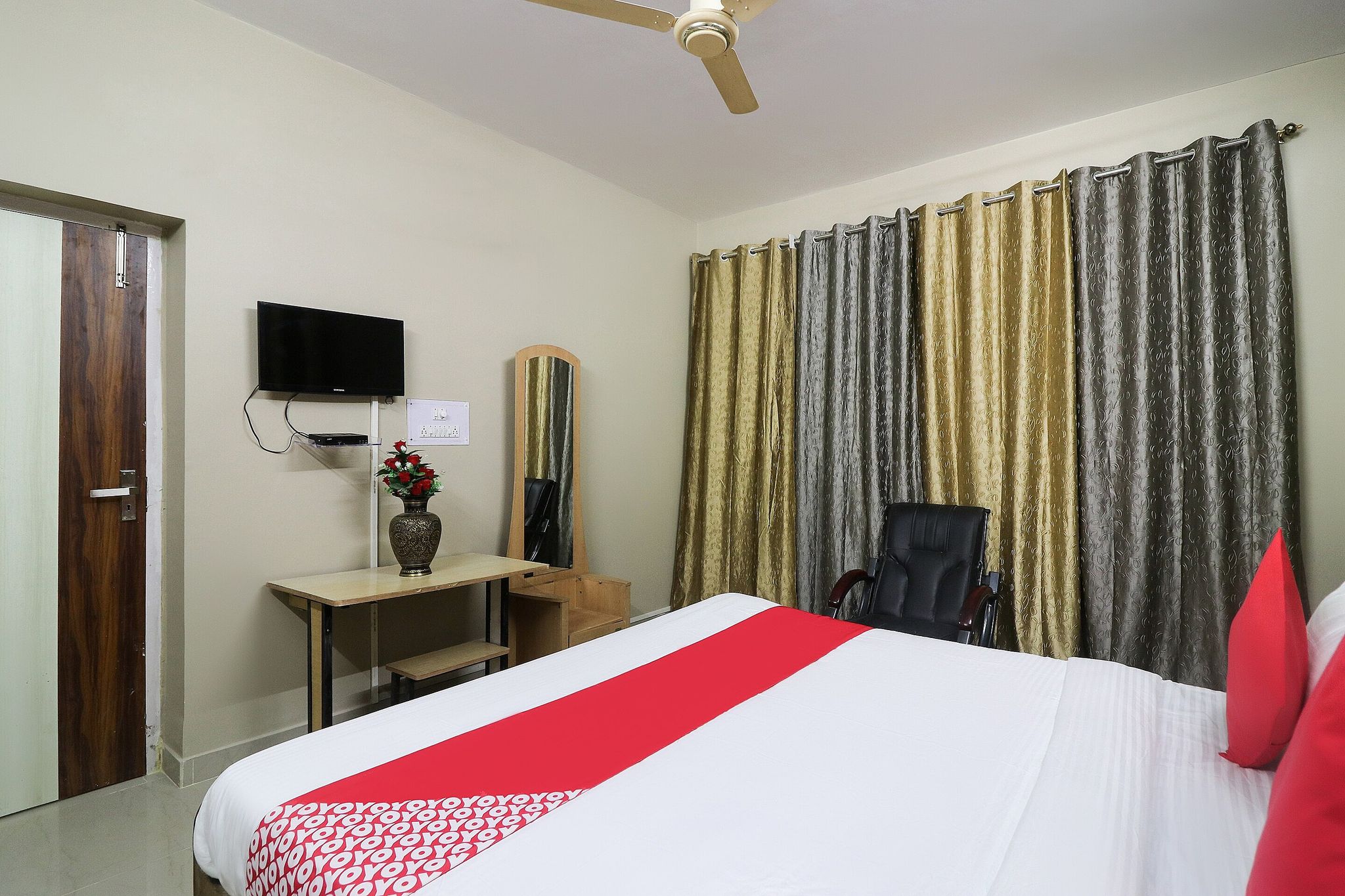 Hotel O Royal Holiday Classic 33