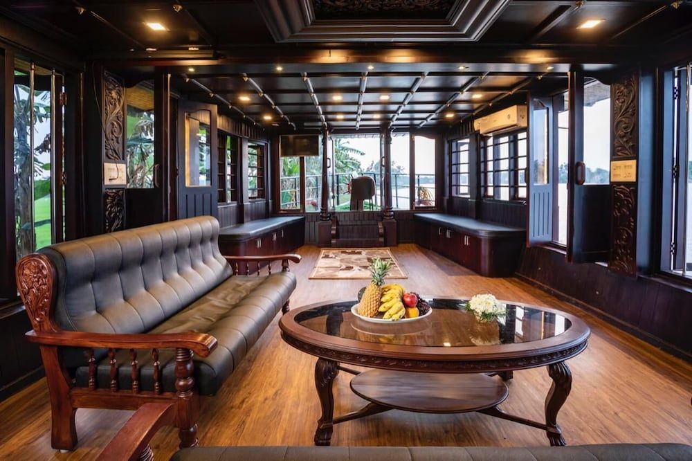 undefined Upper Deck Houseboat 7
