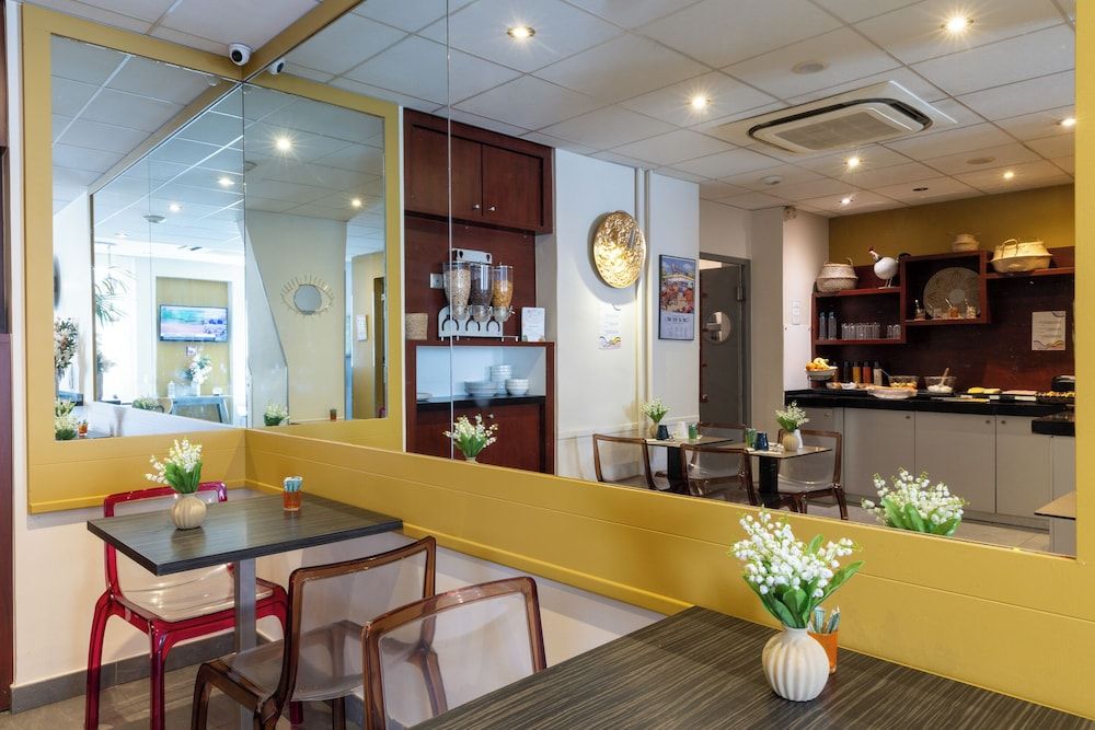 undefined Accueil Hôtel Paris Pigalle Montmartre 8