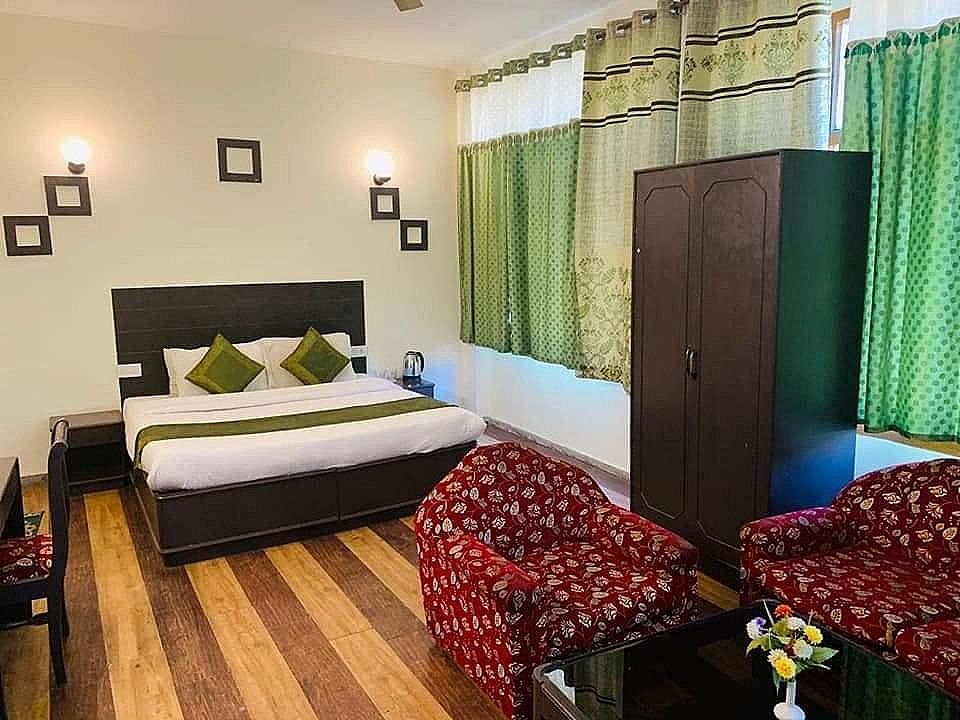 Deluxe Room (With View)