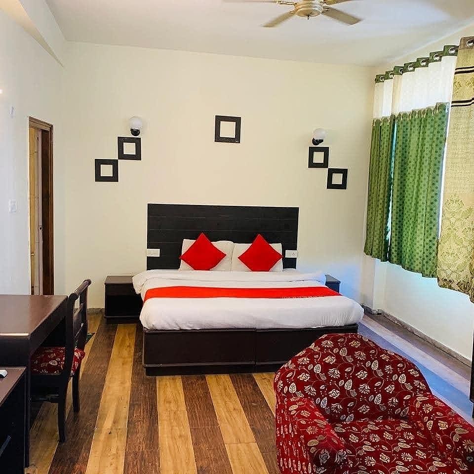 Deluxe Room (With View)