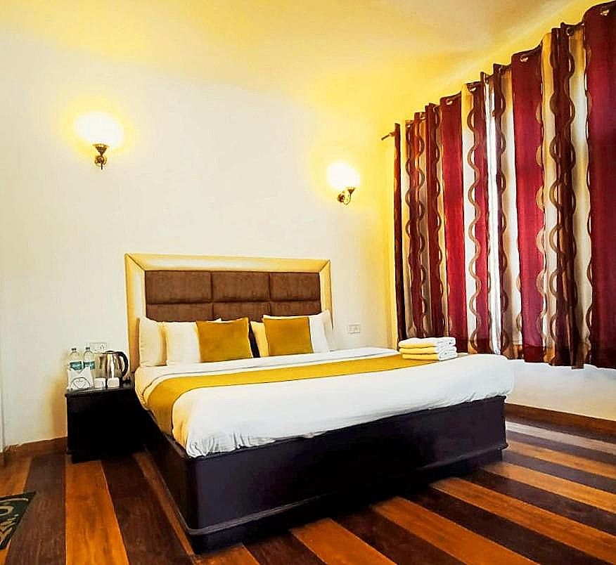 Deluxe Room (With View)