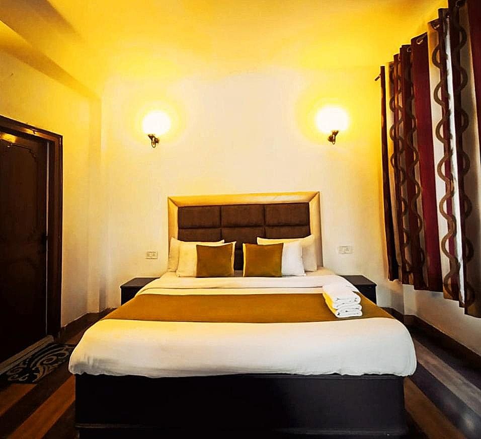 Deluxe Room (With View)