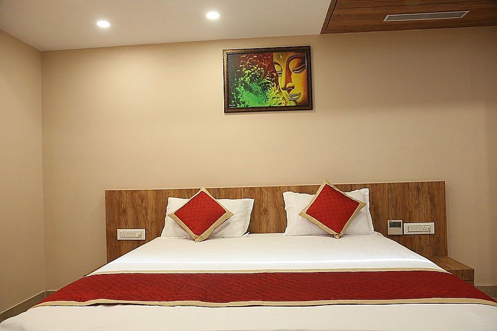 Hotel Raindew Deluxe Room 5