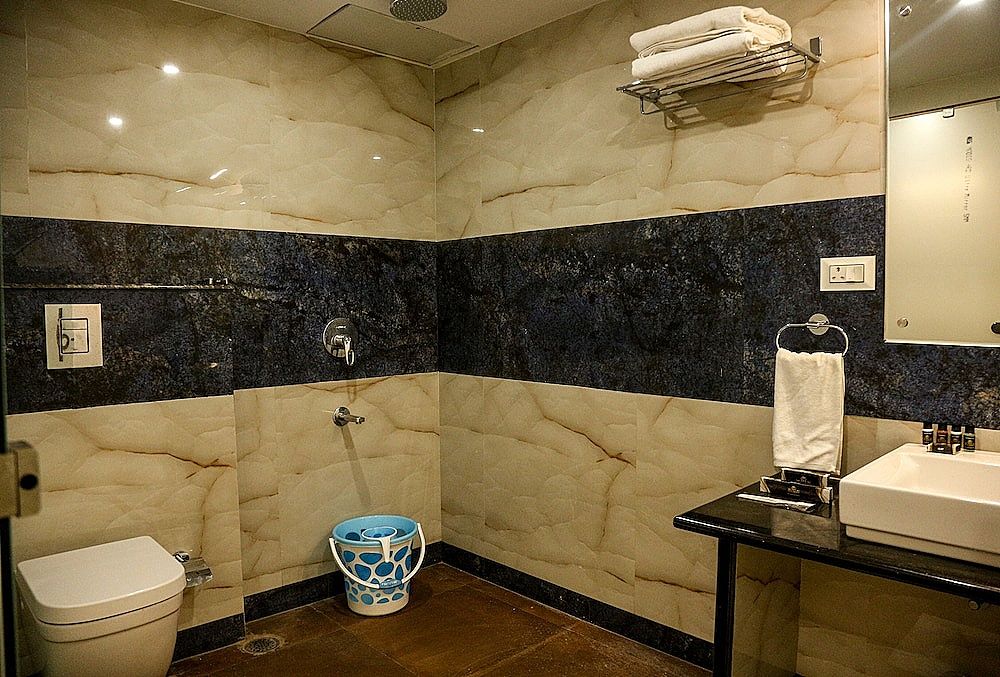 Hotel Raindew Deluxe Room 9