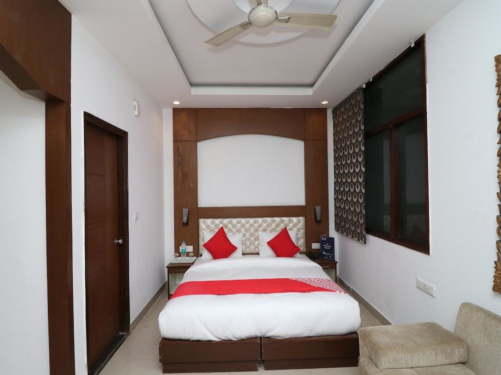 undefined OYO 12780 New Hotel Rajwada 10