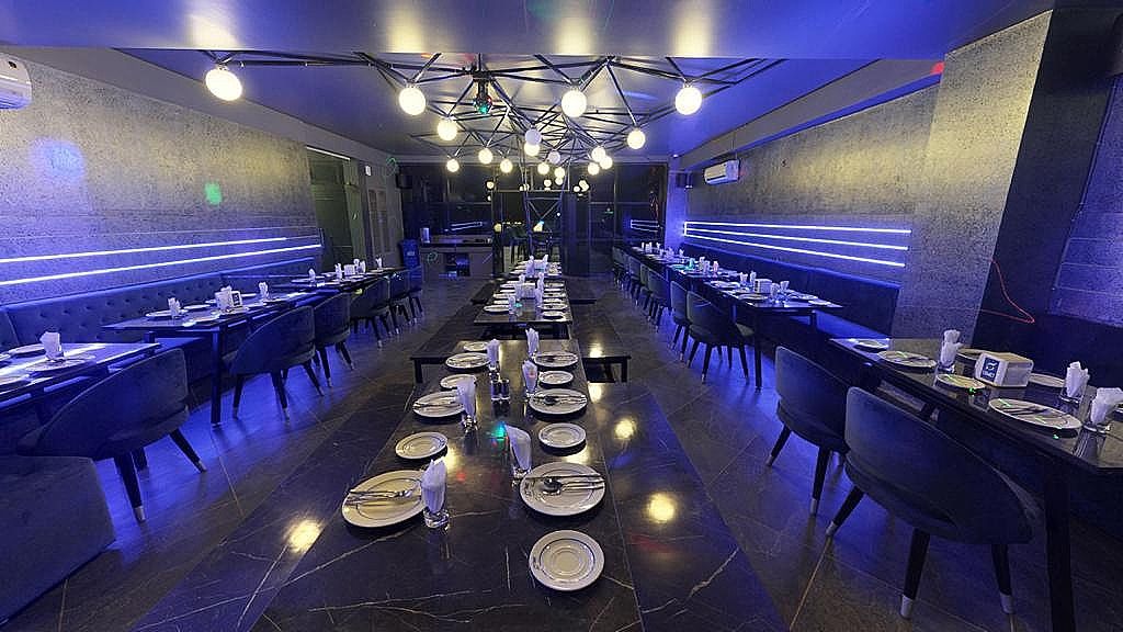 Food & Dining