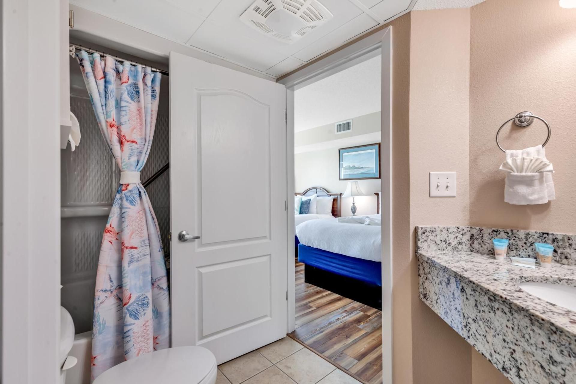 Carolinian Beach Resort by Vacasa Two-Bedroom Apartment 112