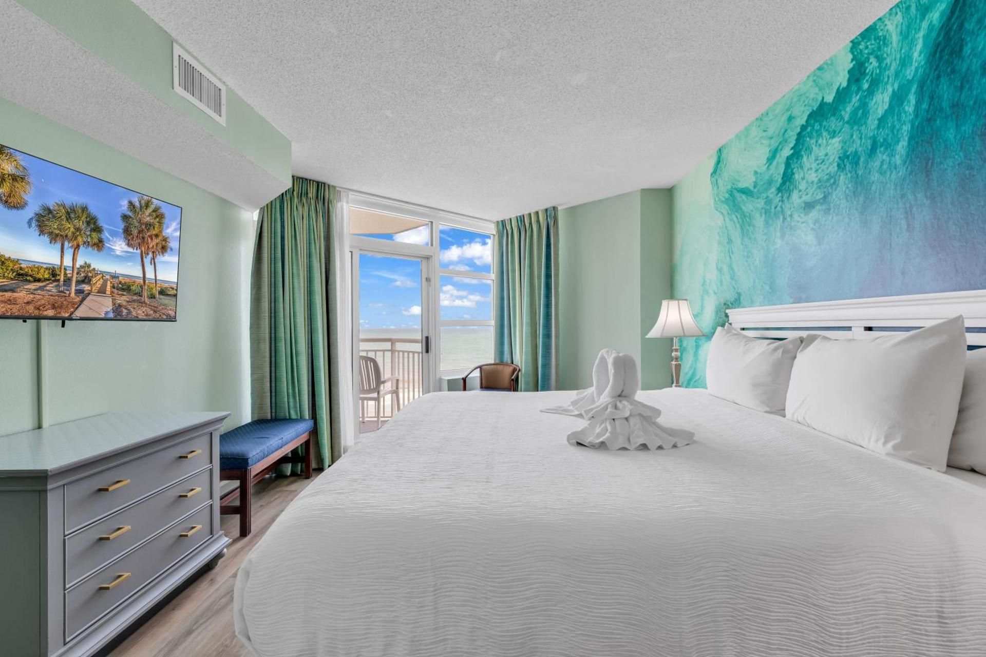 Carolinian Beach Resort by Vacasa Two-Bedroom Apartment 17