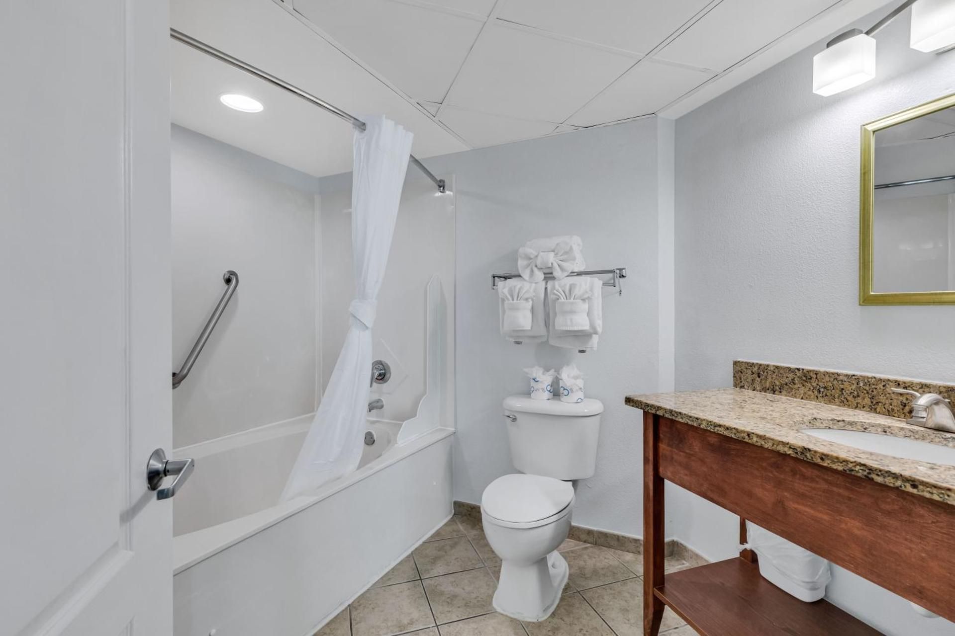 Carolinian Beach Resort by Vacasa Two-Bedroom Apartment 96