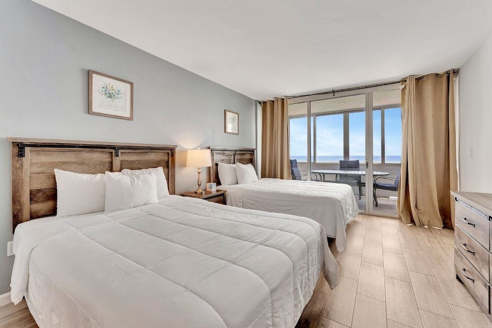 undefined Ocean Manor Beach Hotel 8