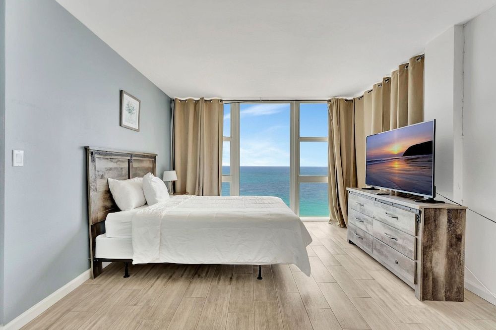 undefined Ocean Manor Beach Hotel 9