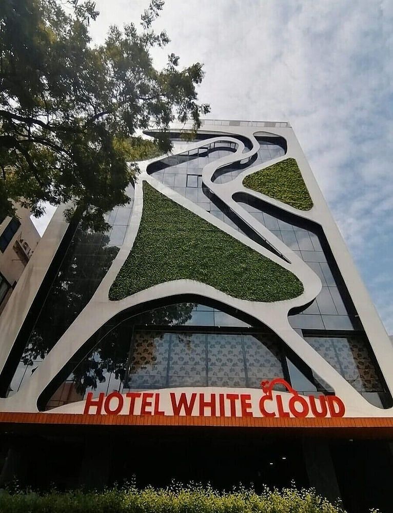 White Cloud Hotel