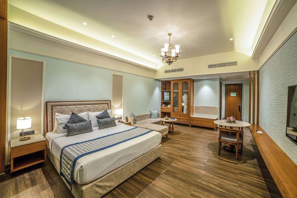 Executive Room, Pool View