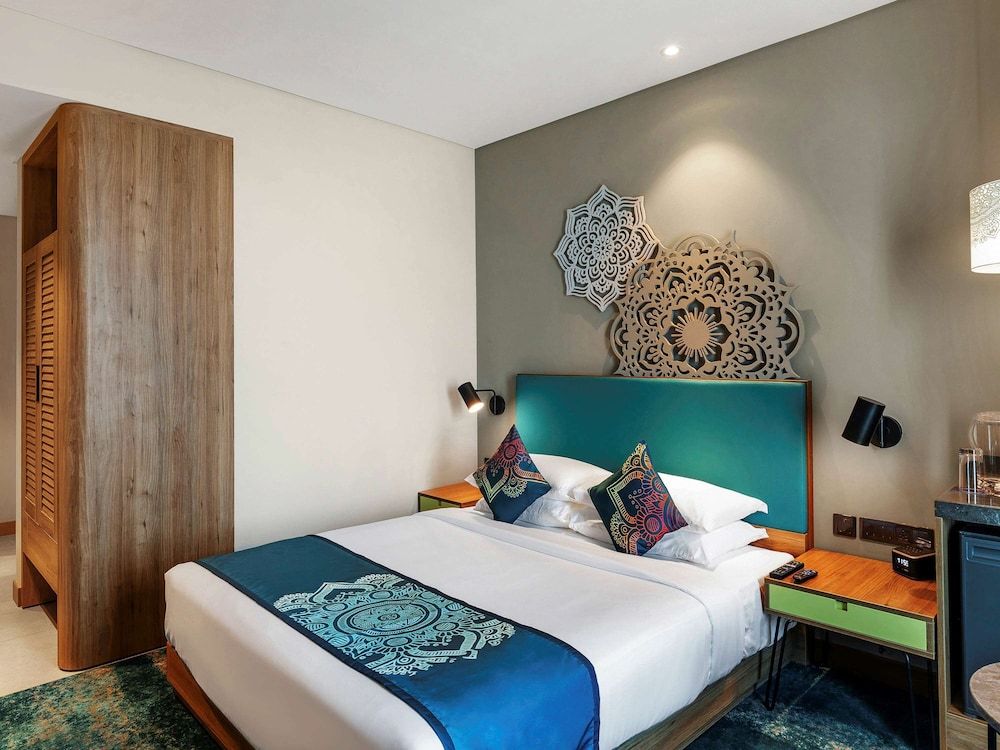 Deluxe Room, 1 Queen Bed, Balcony