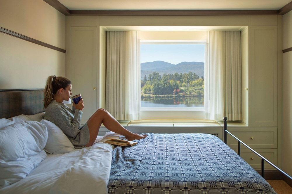 Deluxe Room, 1 King Bed with Sofa bed, Non Smoking, Lake View