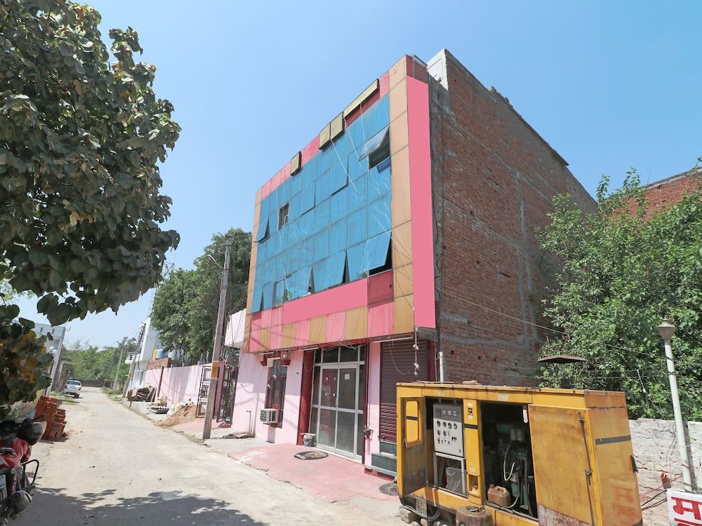 undefined OYO 13234 Hotel Mahak 6