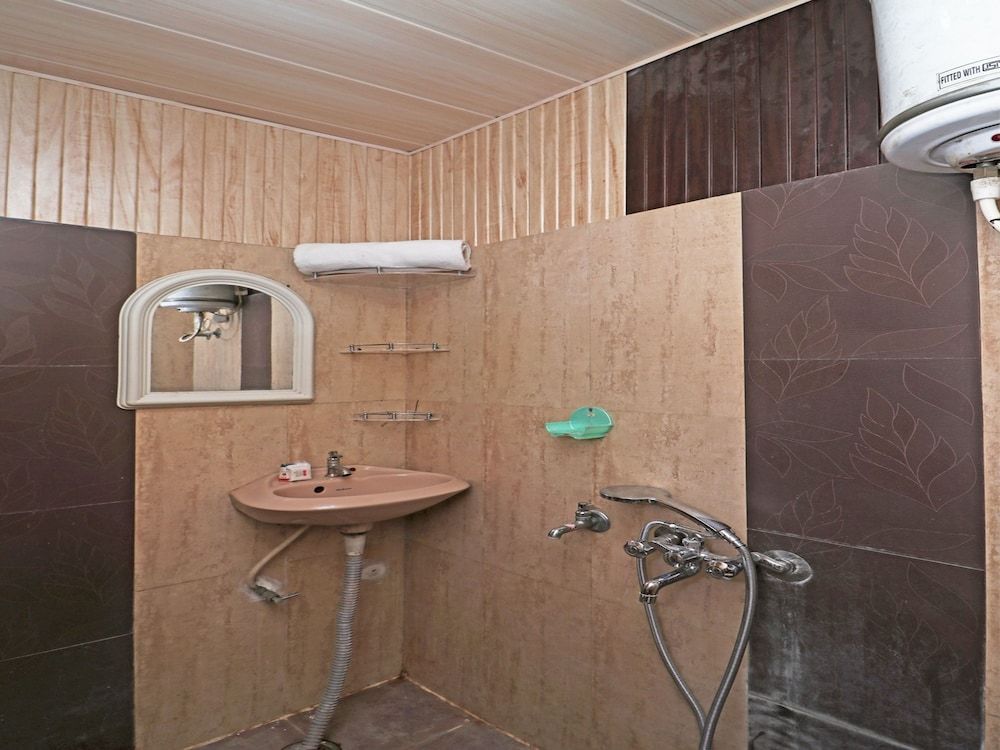 OYO 13234 Hotel Mahak Double or Twin Room 9