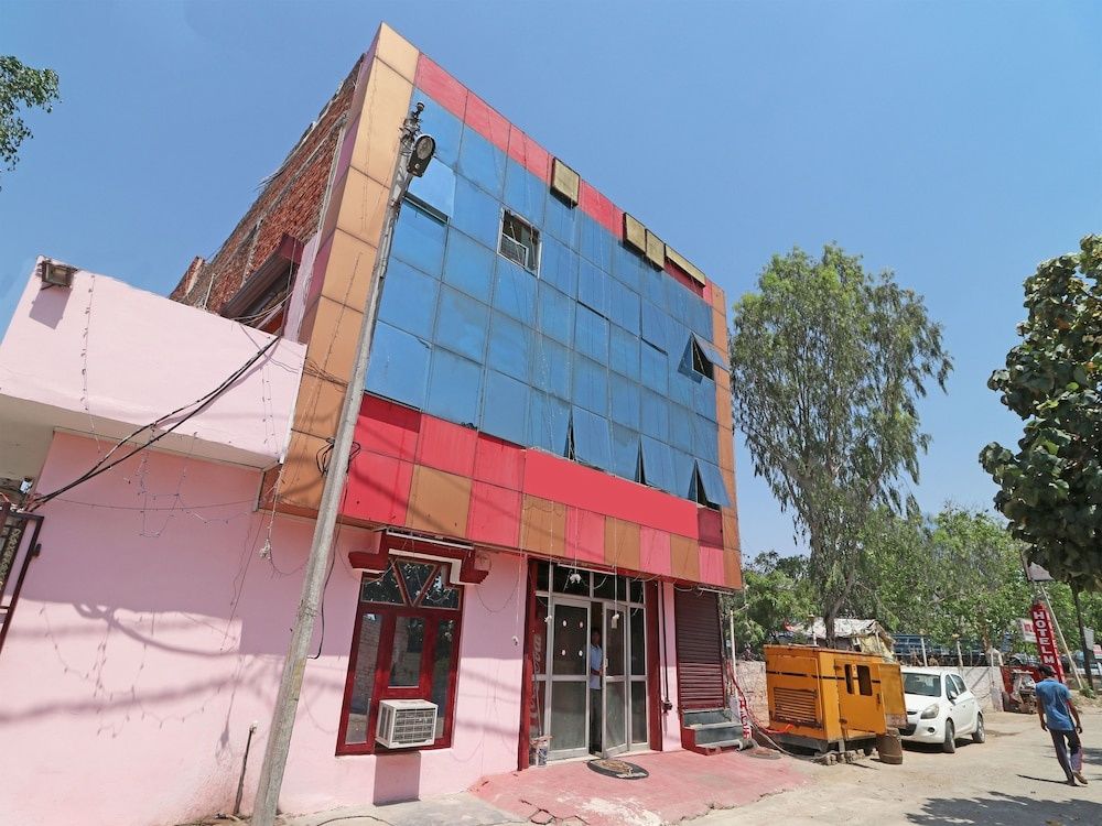 undefined OYO 13234 Hotel Mahak 7