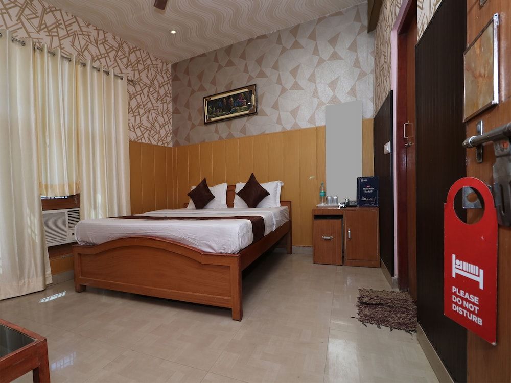 OYO 13234 Hotel Mahak Double or Twin Room 4