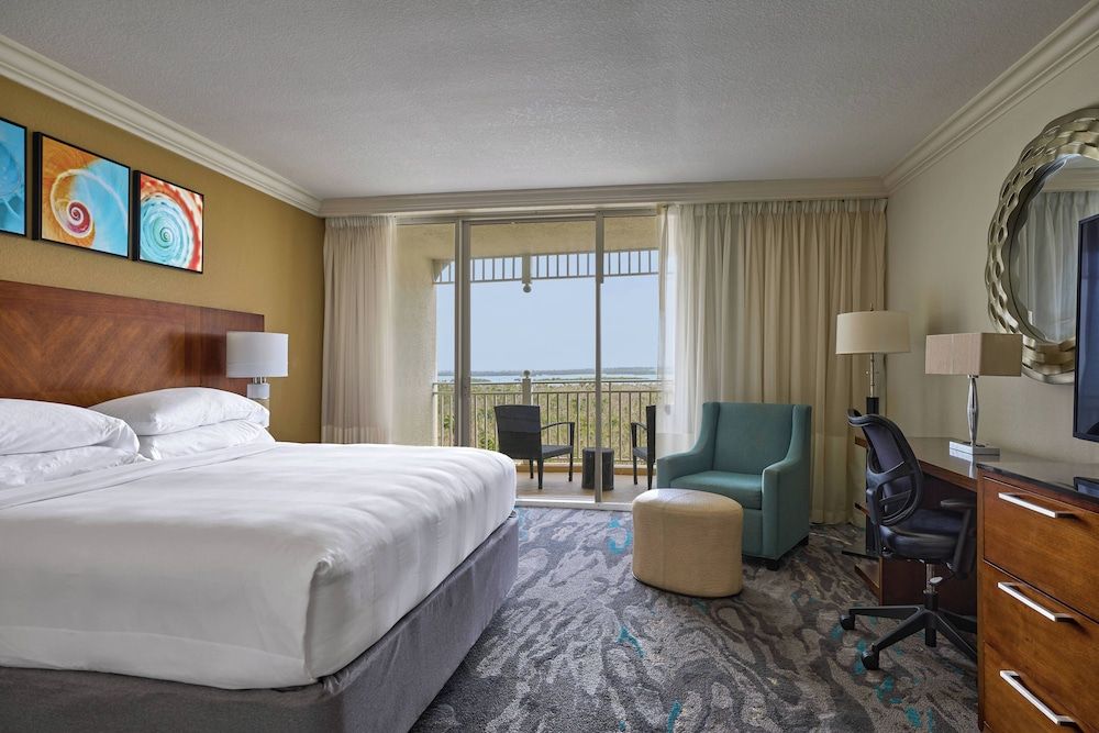 Room, 1 King Bed, Balcony, Tower (View)