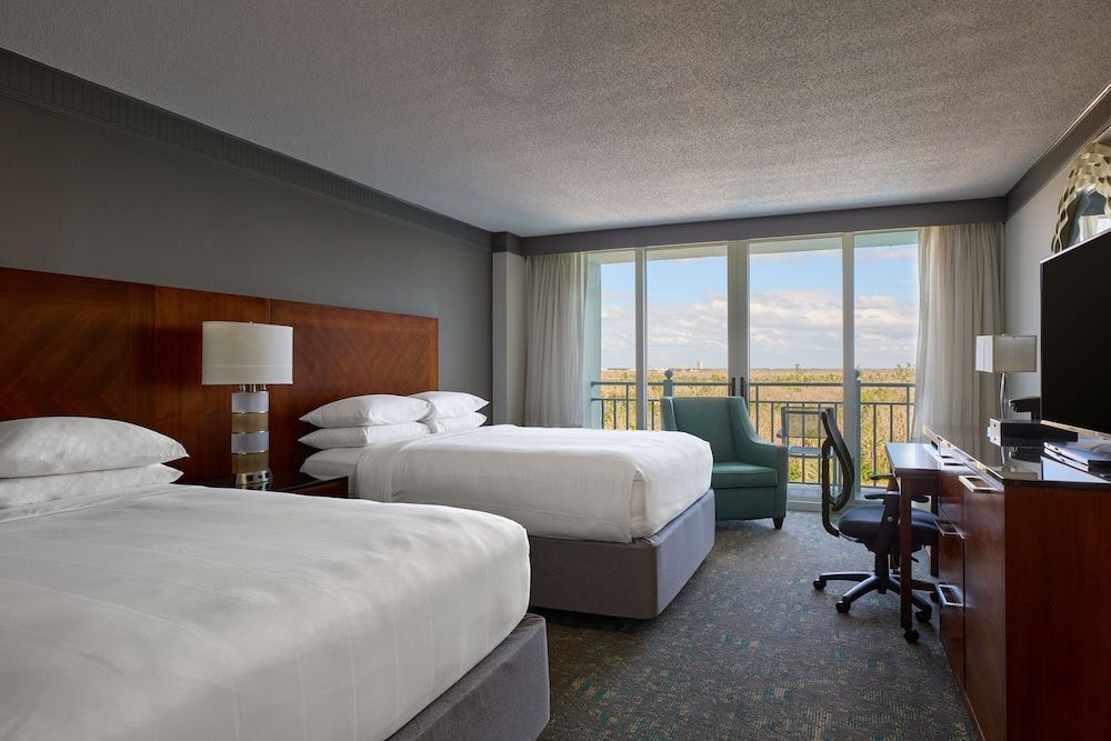 Room, 2 Queen Beds, Balcony (Mobility Accessible, Roll-in Shower)