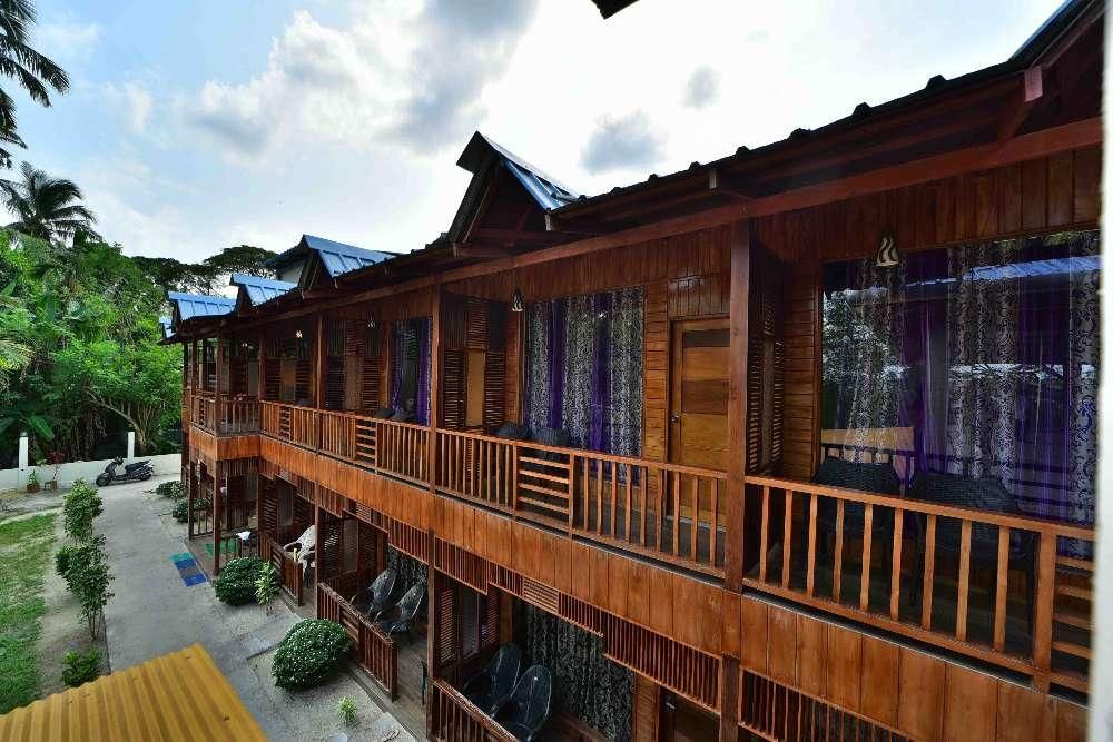 undefined Holiday N Holiday Beach Resort 6