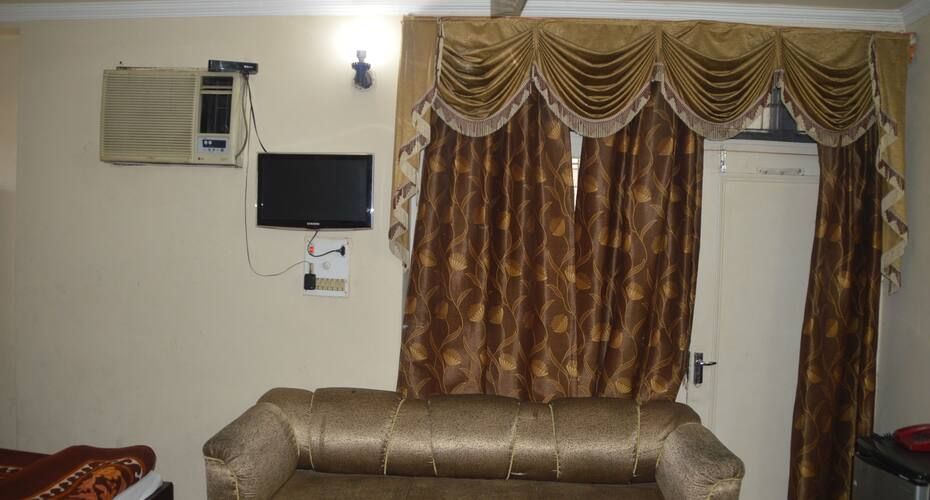 Hotel Himgiri Deluxe King Room 27