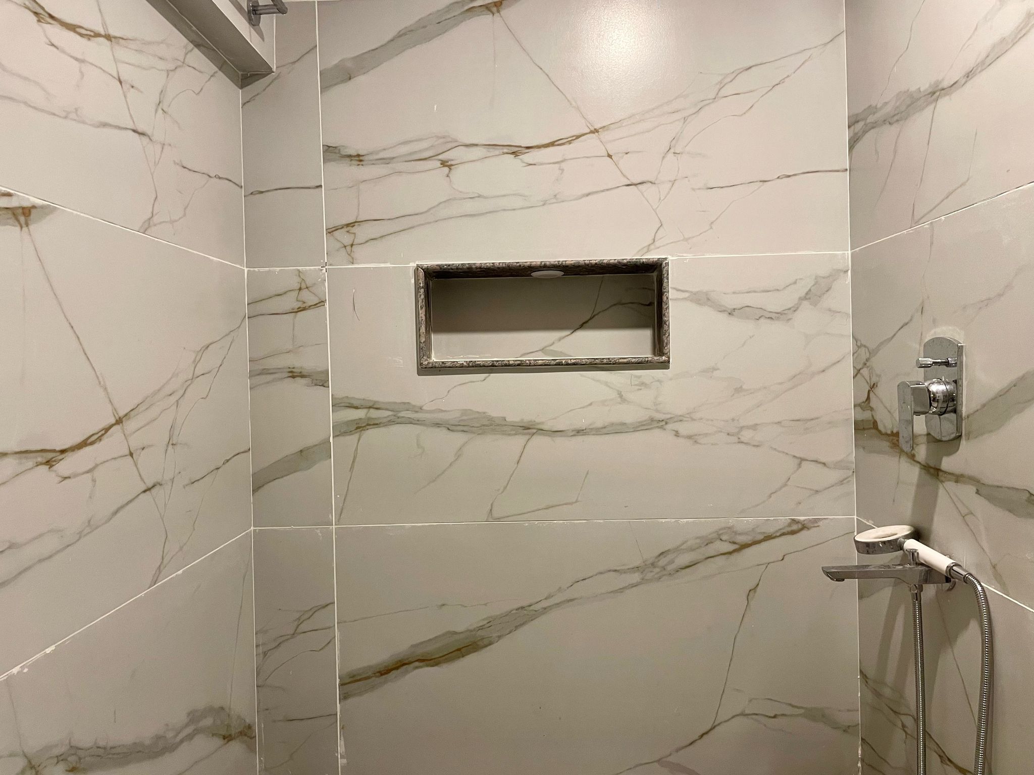 Hotel Himgiri Deluxe King Room 24