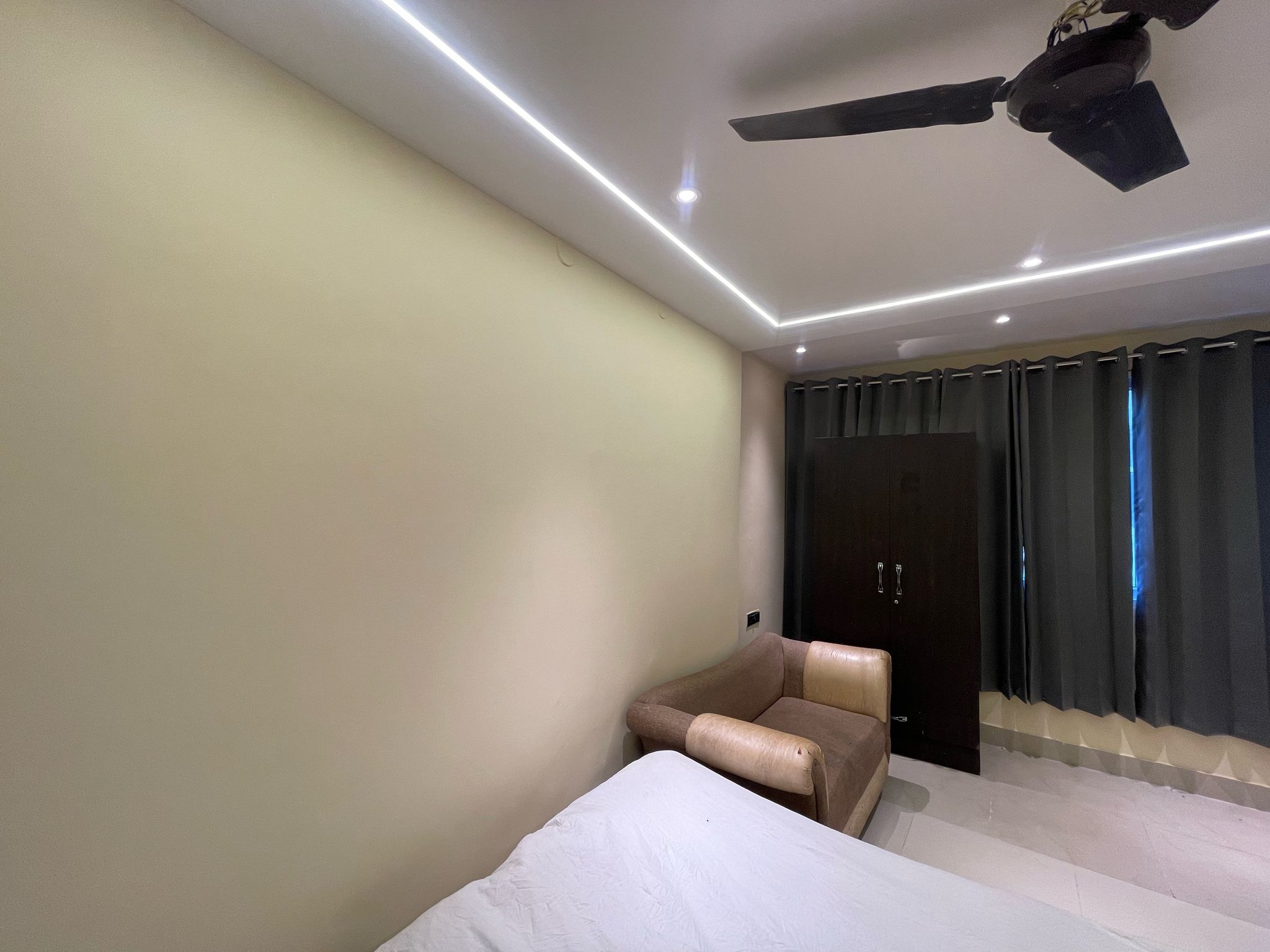 Hotel Himgiri Deluxe King Room 29