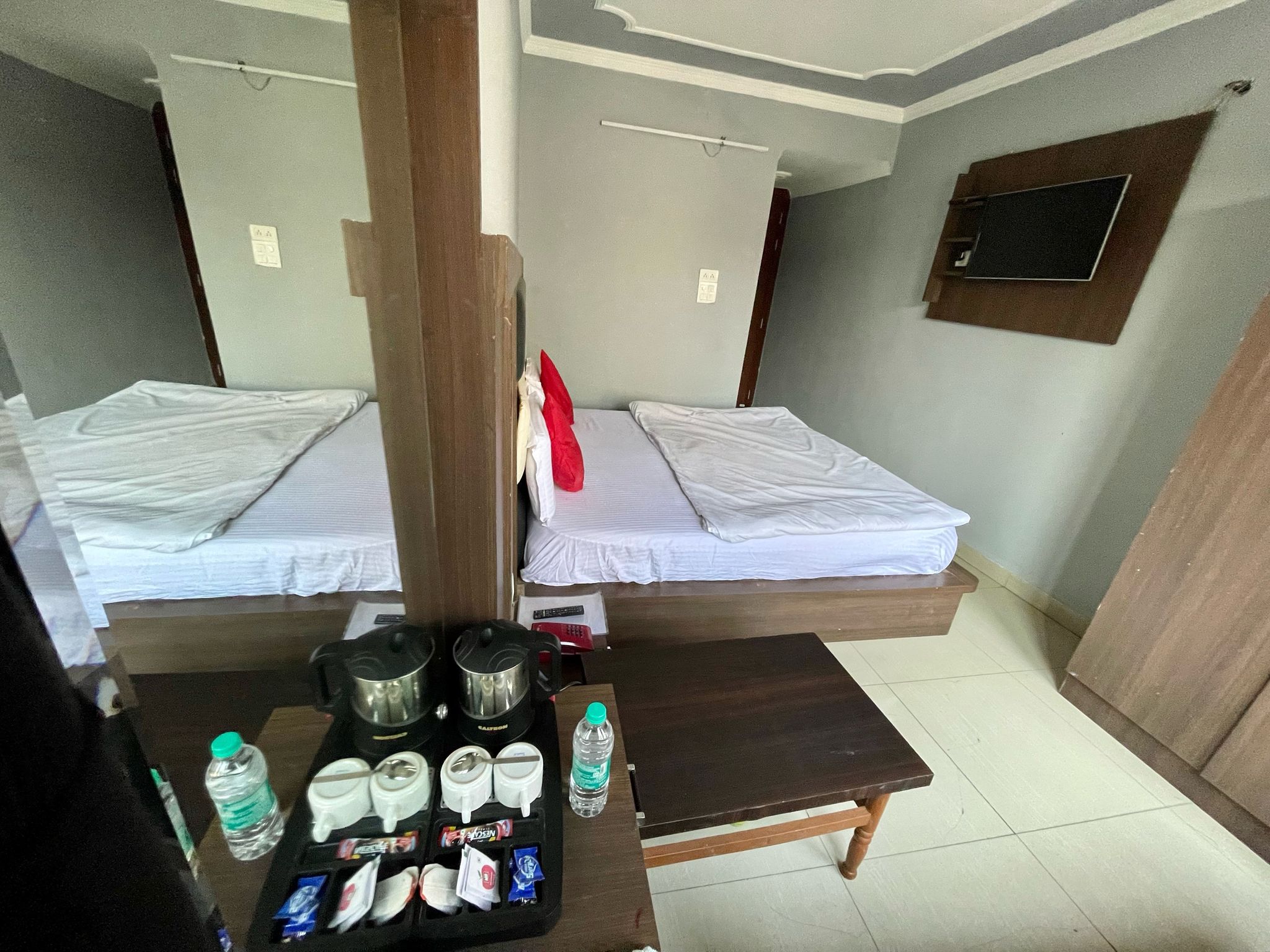 Hotel Himgiri Deluxe King Room 2