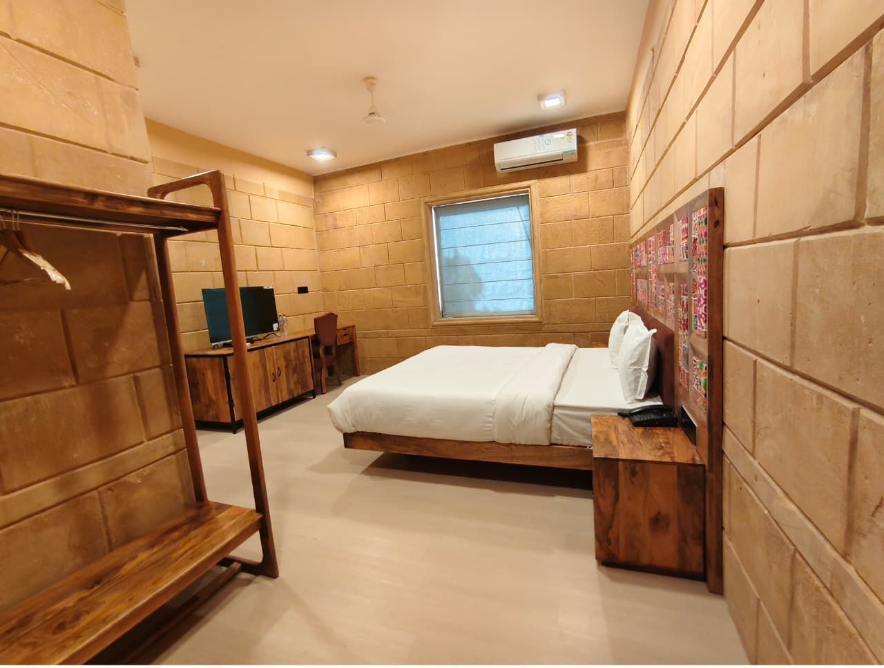 Hotel Grand Khalifa Deluxe room 3