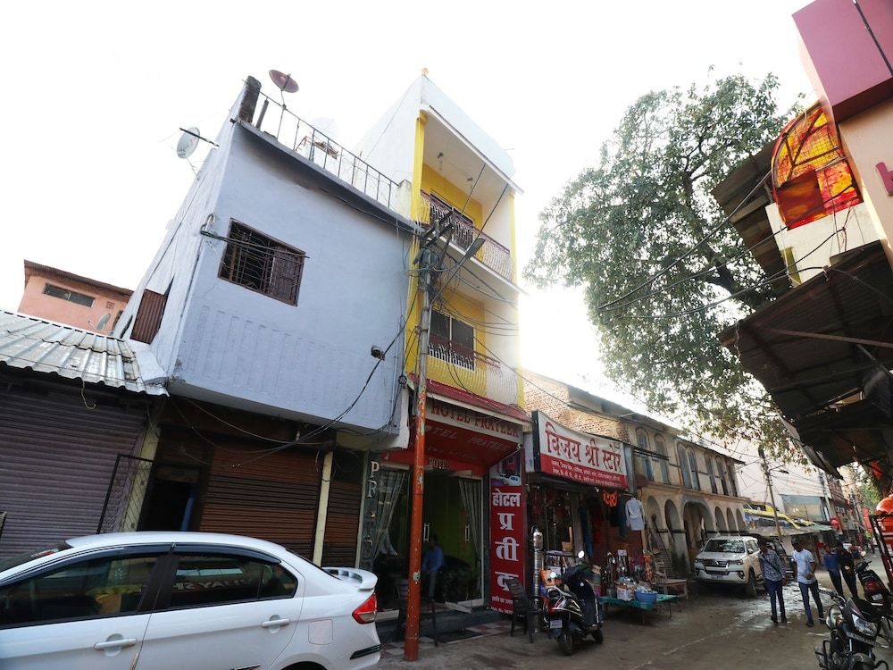 undefined OYO 22675 Hotel Prateek 3