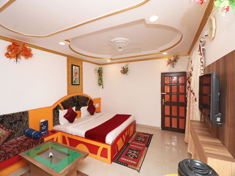 undefined OYO 22675 Hotel Prateek 2