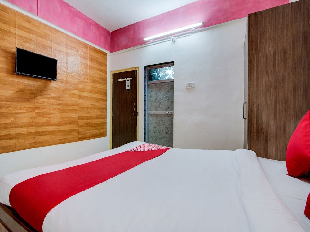 undefined OYO 35865 Anjum Holiday Home 8