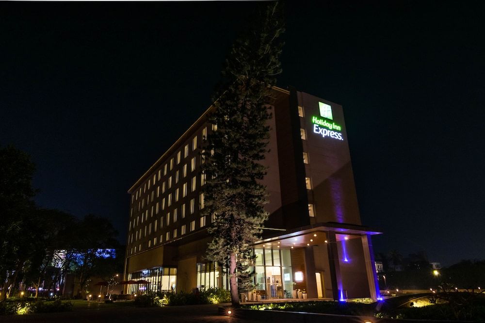 undefined Holiday Inn Express Kolkata Airport, an IHG Hotel 9