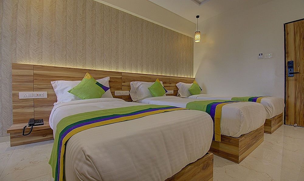 HOTEL AMISHA INTERNATIONAL Executive Triple Room 2