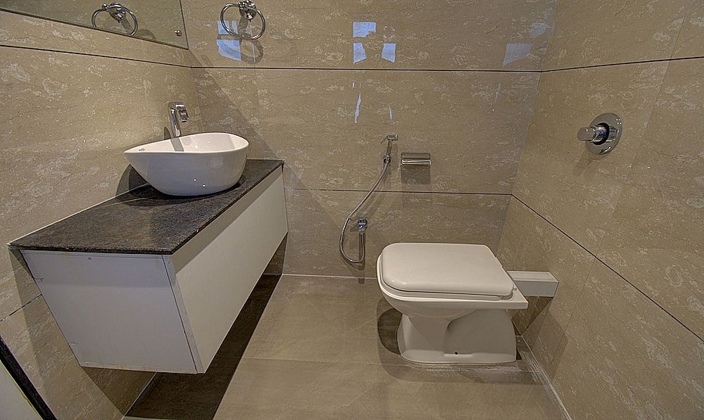 HOTEL AMISHA INTERNATIONAL Executive Triple Room 4