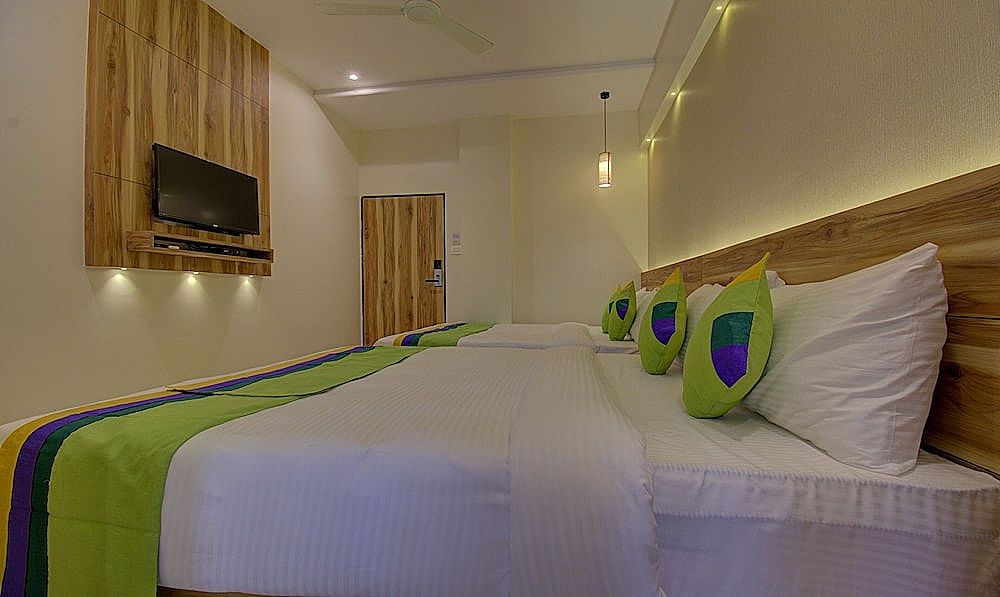 HOTEL AMISHA INTERNATIONAL Executive Triple Room