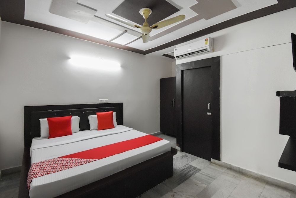 OYO 48899 Hotel V Seven Double or Twin Room 2