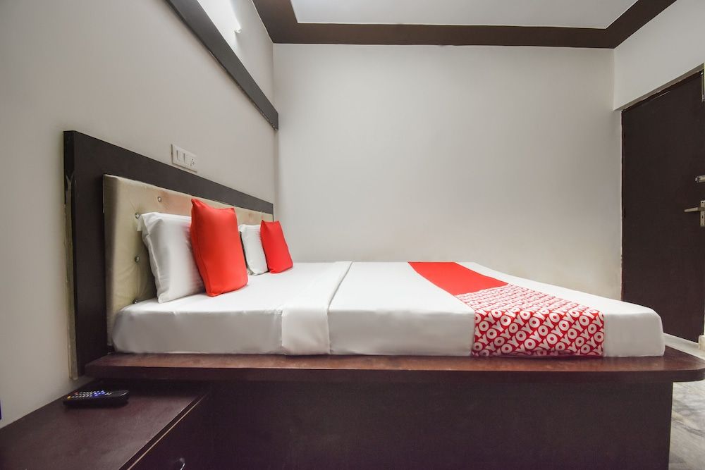 OYO 48899 Hotel V Seven Double or Twin Room 9