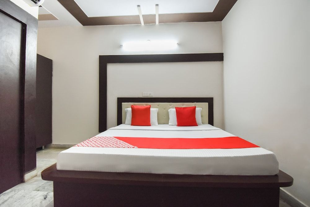 OYO 48899 Hotel V Seven Double or Twin Room 3