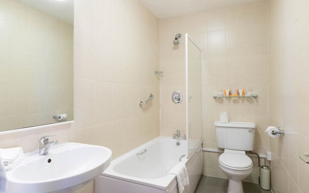 undefined Ariel House 7