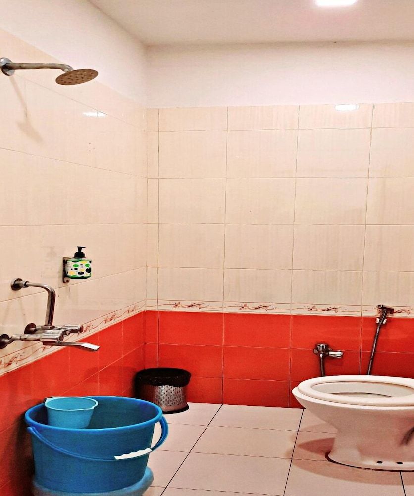 Hotel Lake Paradise Mahabaleshwar Deluxe room with balcony 7