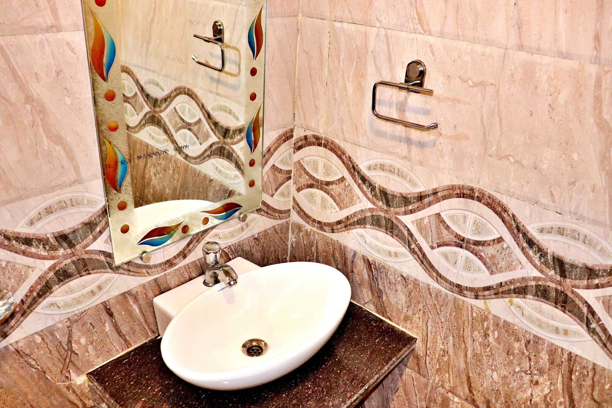 Hotel Lake Paradise Mahabaleshwar Deluxe room with balcony 6