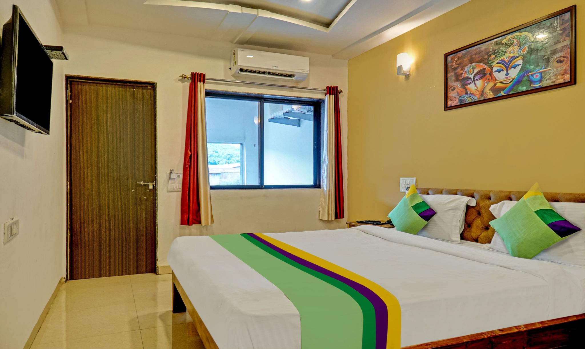 Hotel Lake Paradise Mahabaleshwar Deluxe room with balcony 2