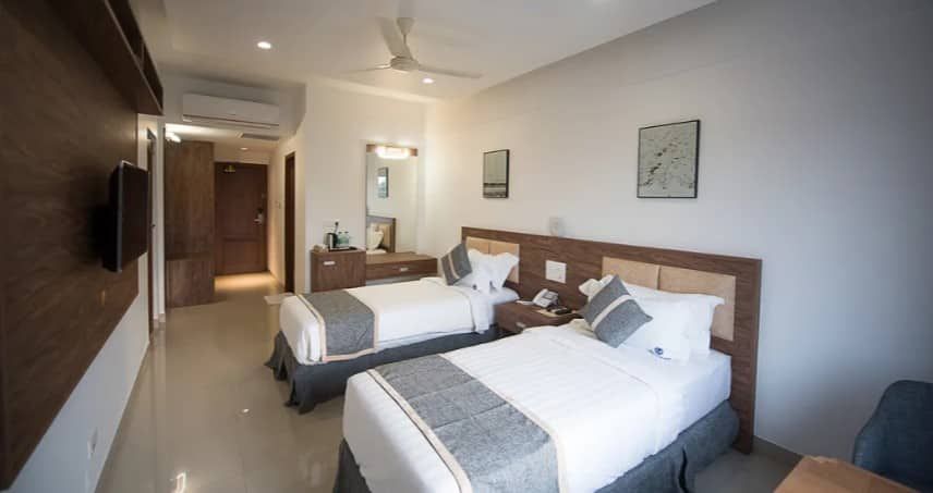 undefined East Avenue Hotel 10
