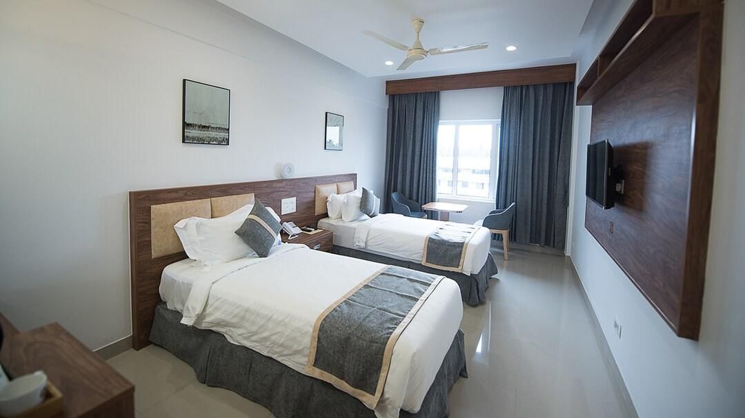 East Avenue Hotel Superior Room 3